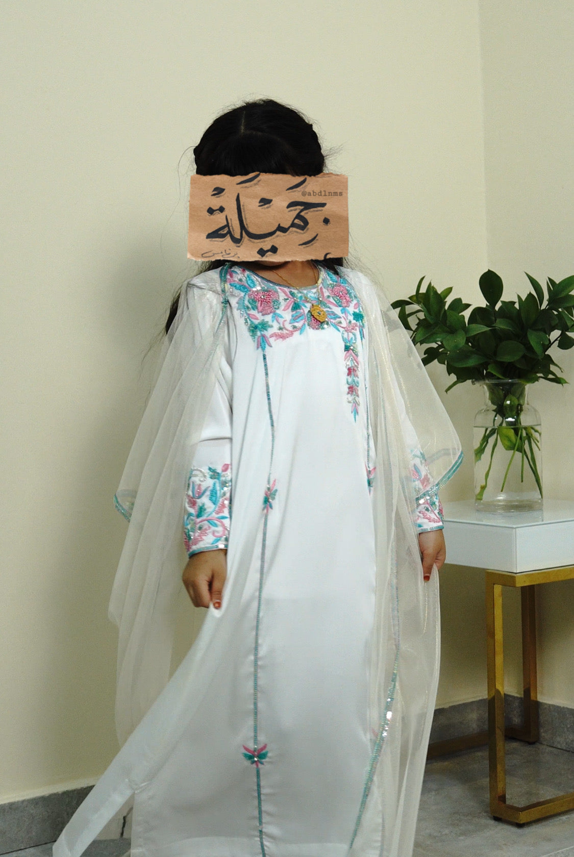 كندورة بثوبها طول 36