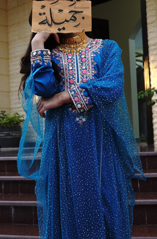 كندورة بثوبها طول 50