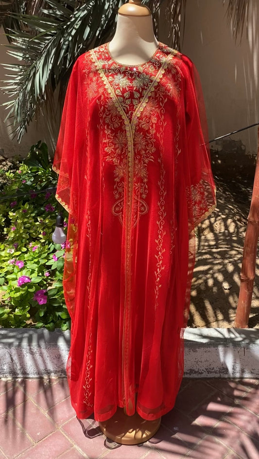 كندورة بثوبها طول 48