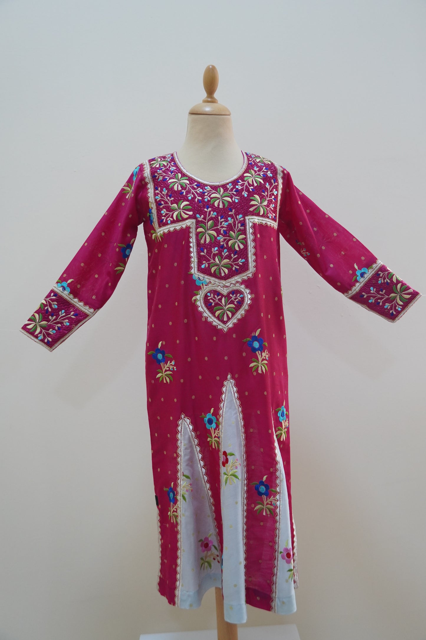 38.5 فساتين للبنات/ Dresses for girls