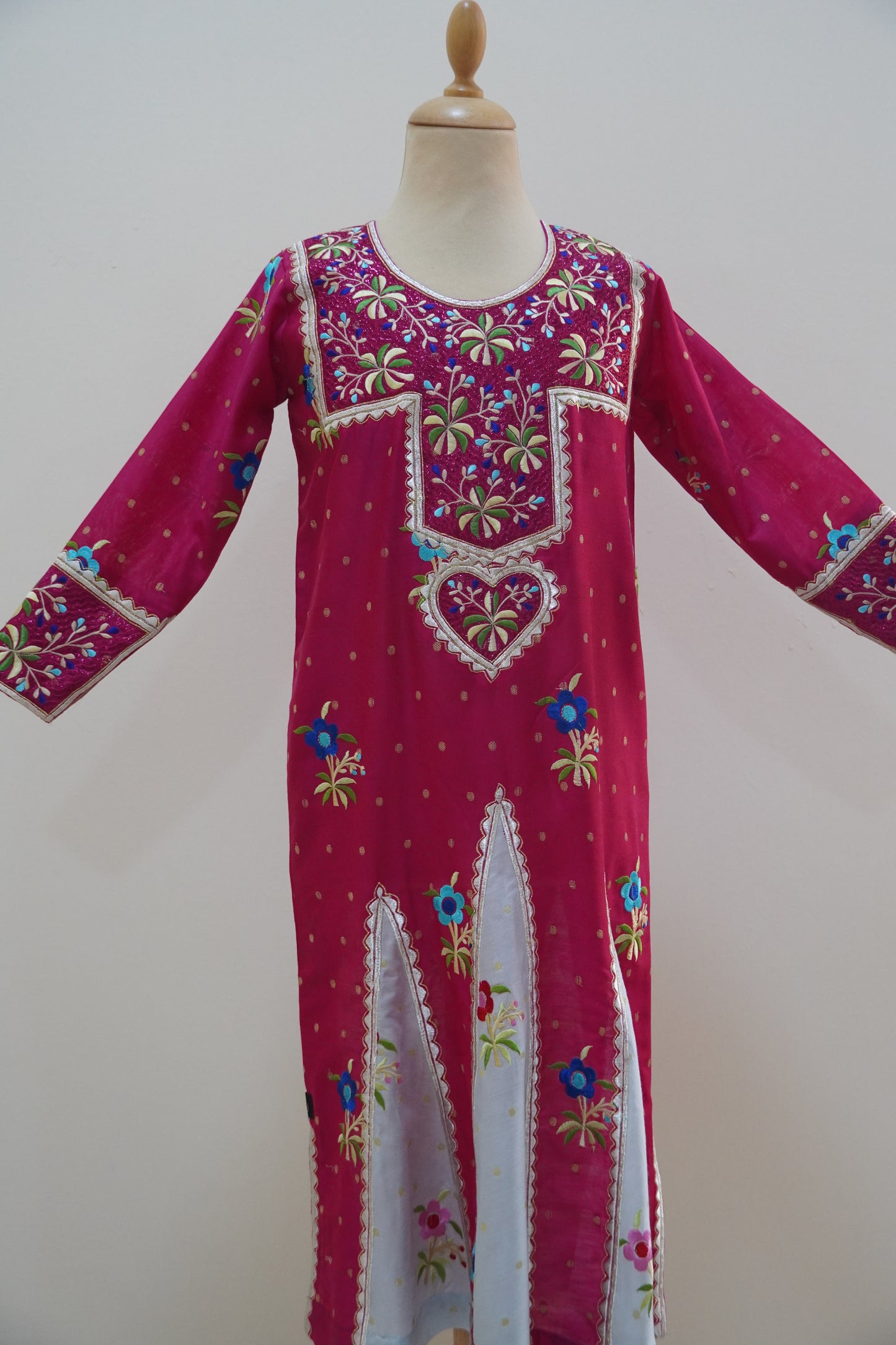 38.5 فساتين للبنات/ Dresses for girls