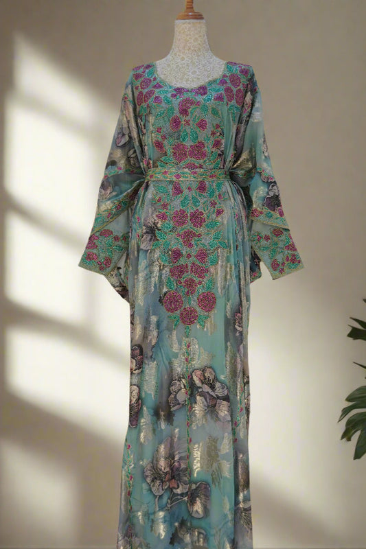 ثوب الورد العائم