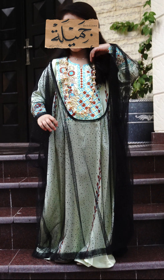 كندورة بثوبها طول 36