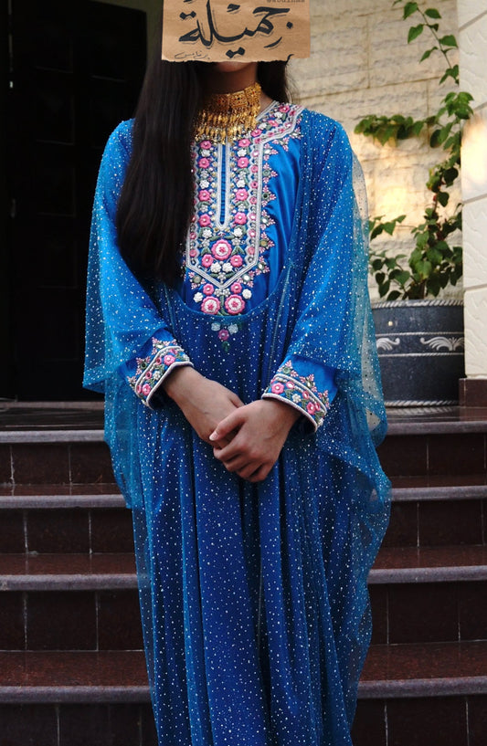 كندورة بثوبها طول 50